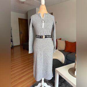 Grey Long-Sleeve Midi Dress with Front Zip and Graphic Elastic Belt